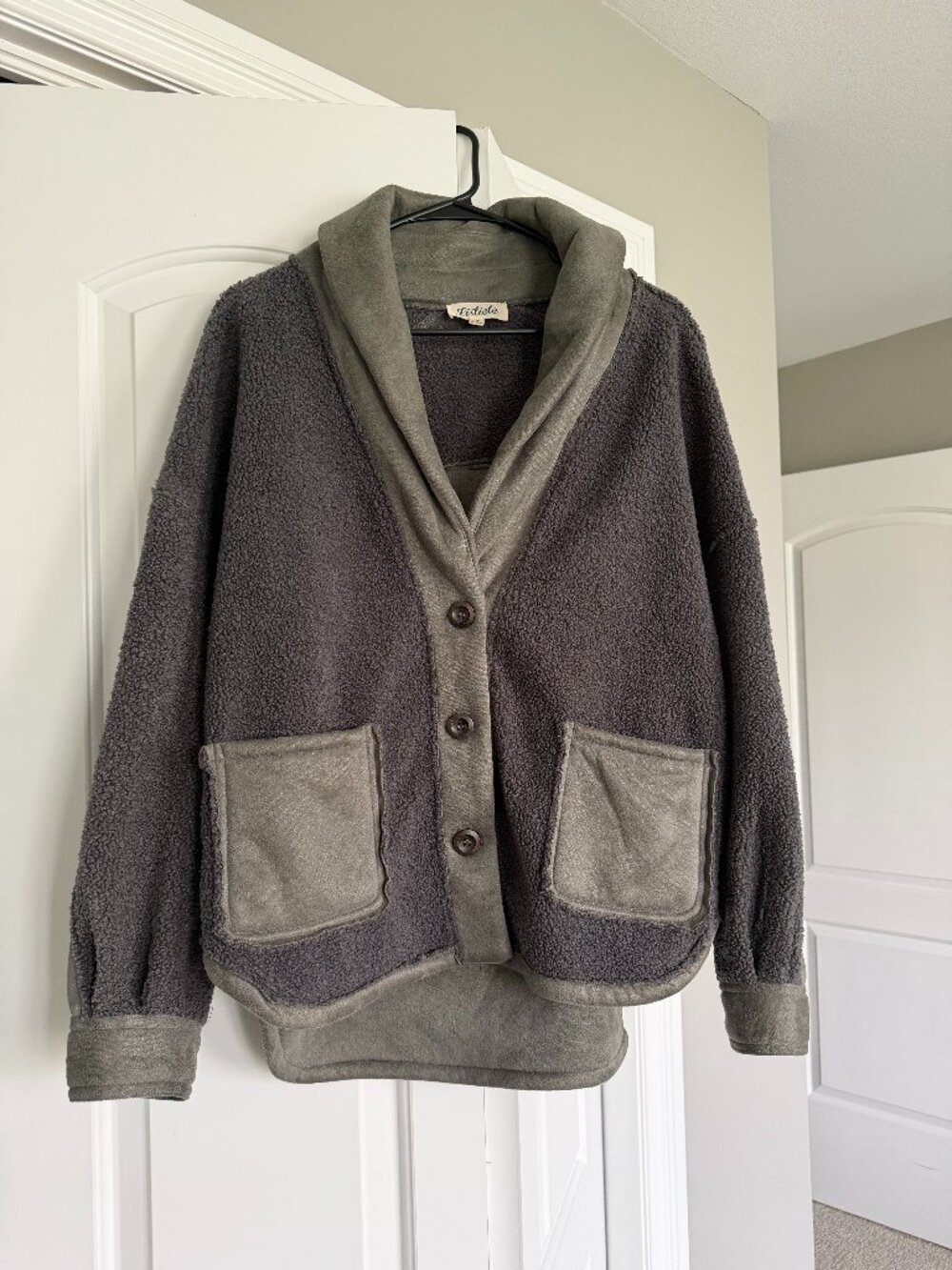 EUC Listicle Faux Suede Sherpa Jacket Green/Gray Sized Small Pockets